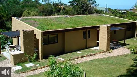 Casa bioclimática de una planta con cubierta vegetal en Andalucía