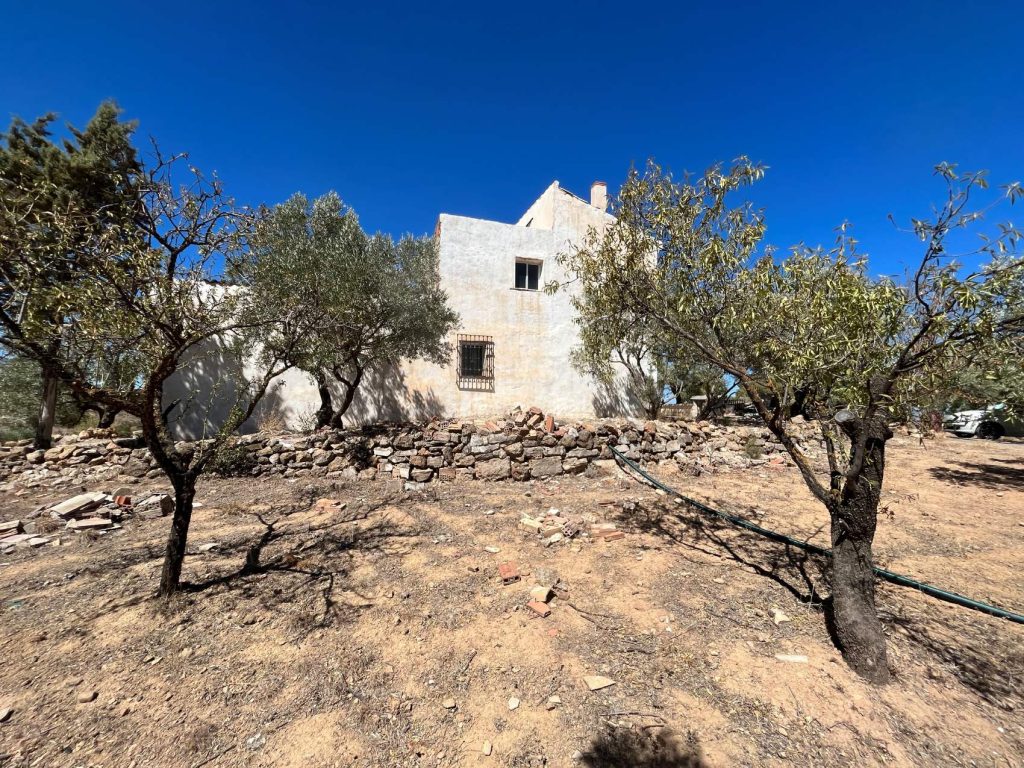 Cortijo de arquitectura agrícola tradicional en la comarca de Antequera (Málaga)